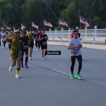 Runner Photo 7107135