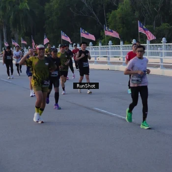 Runner Photo 7107136