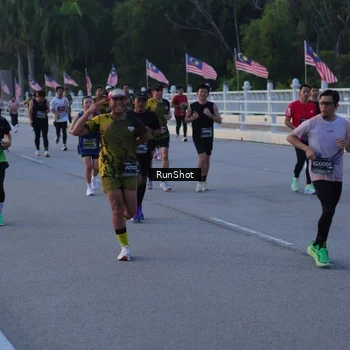Runner Photo 7107139