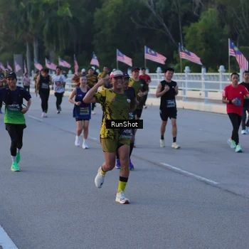 Runner Photo 7107141