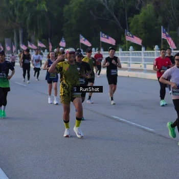 Runner Photo 7107142