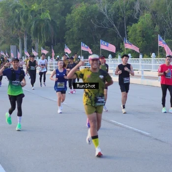 Runner Photo 7107145