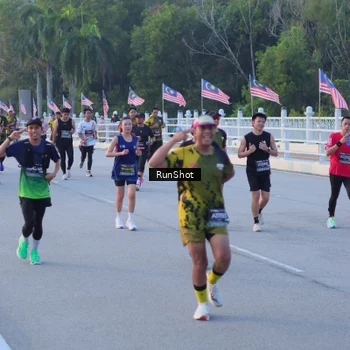 Runner Photo 7107147