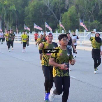 Runner Photo 7107245