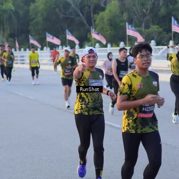 Runner Photo 7107247
