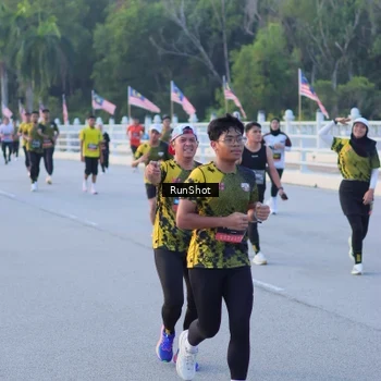 Runner Photo 7107249