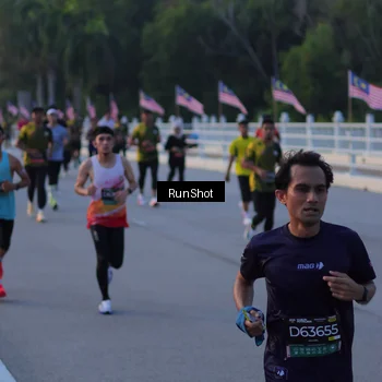 Runner Photo 7107287