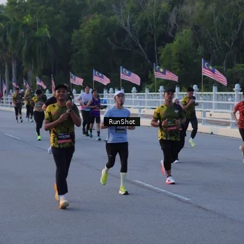 Runner Photo 7107328