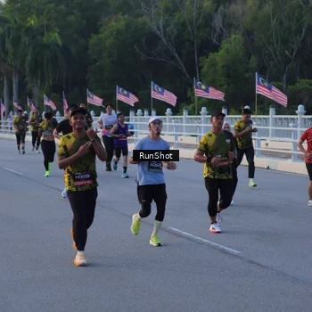 Runner Photo 7107331