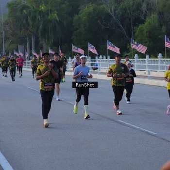 Runner Photo 7107334