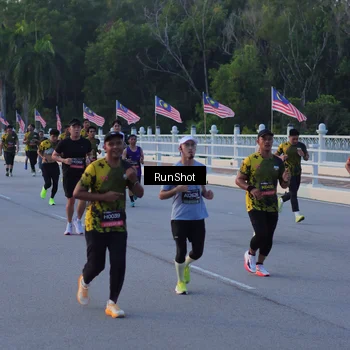Runner Photo 7107337