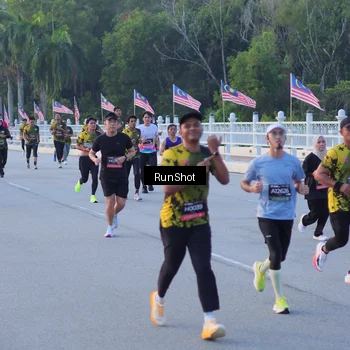 Runner Photo 7107343