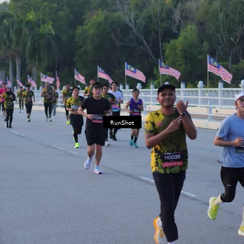 Runner Photo 7107349