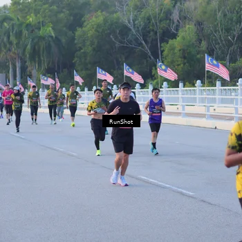 Runner Photo 7107354