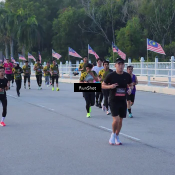 Runner Photo 7107361