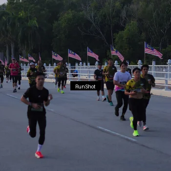 Runner Photo 7107368