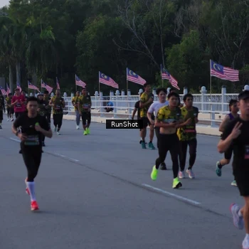 Runner Photo 7107372