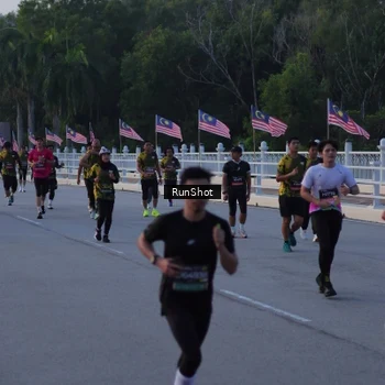 Runner Photo 7107378