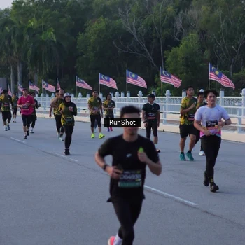 Runner Photo 7107379