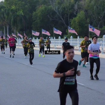 Runner Photo 7107382