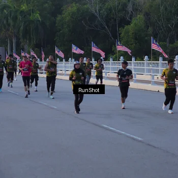 Runner Photo 7107387
