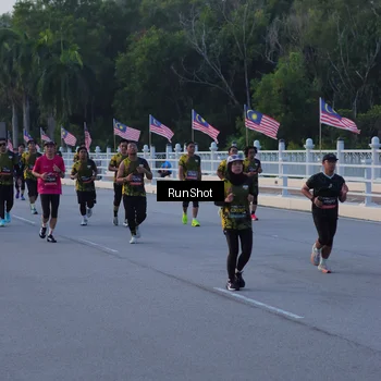 Runner Photo 7107404