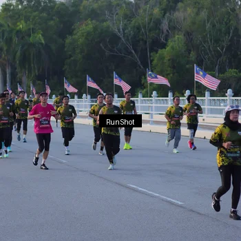 Runner Photo 7107419