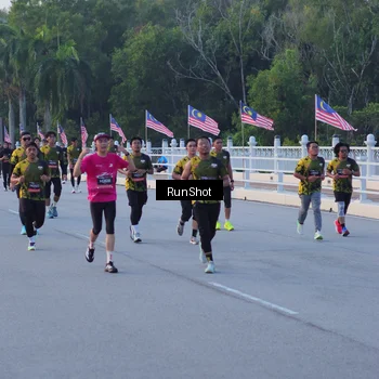 Runner Photo 7107425