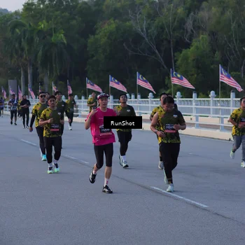 Runner Photo 7107435