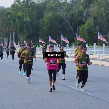 Runner Photo 7107442