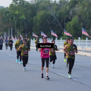 Runner Photo 7107443