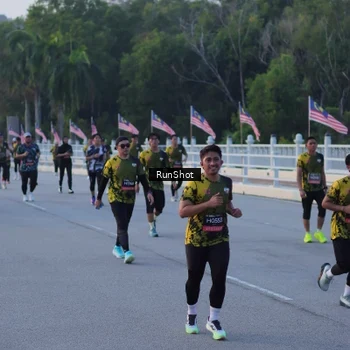 Runner Photo 7107462
