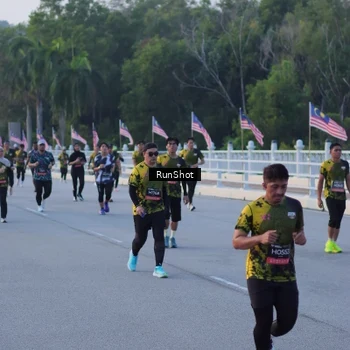 Runner Photo 7107468