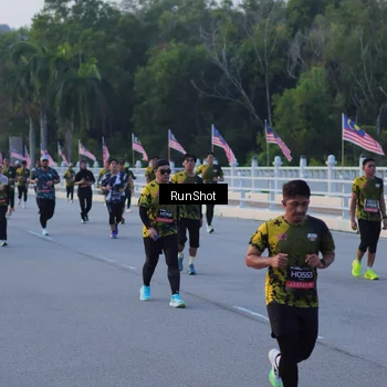Runner Photo 7107473