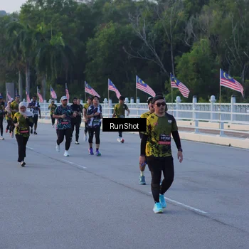 Runner Photo 7107488