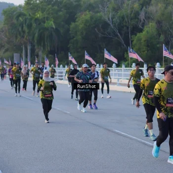 Runner Photo 7107493