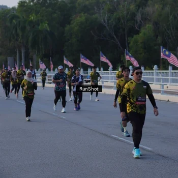 Runner Photo 7107495