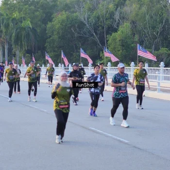 Runner Photo 7107504