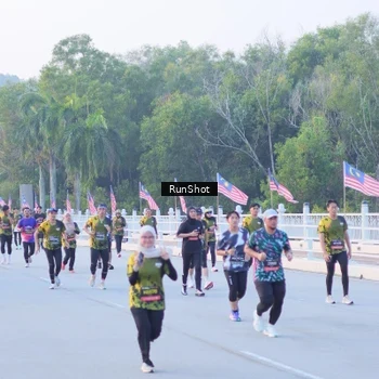 Runner Photo 7107510