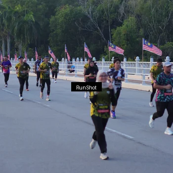 Runner Photo 7107514
