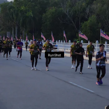 Runner Photo 7107529