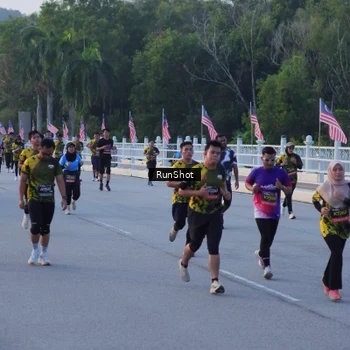 Runner Photo 7107590