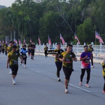 Runner Photo 7107592