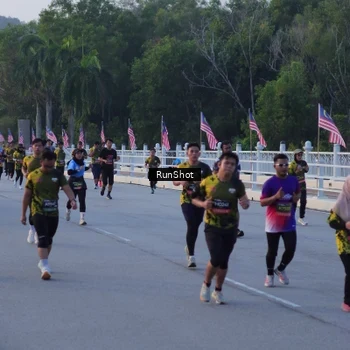 Runner Photo 7107593