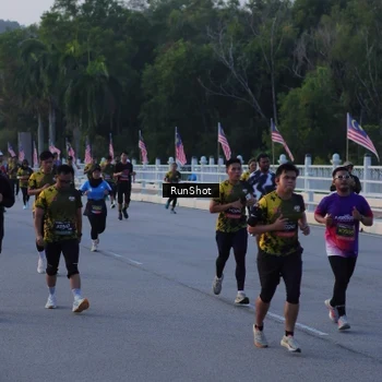 Runner Photo 7107596