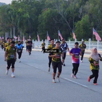 Runner Photo 7107599