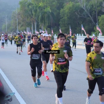 Runner Photo 7107615