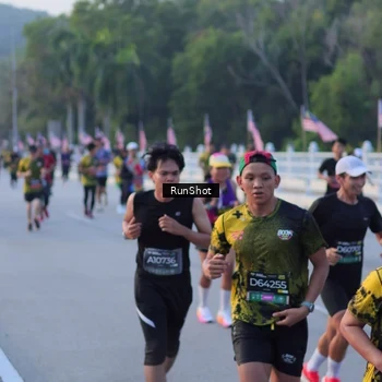 Runner Photo 7107624