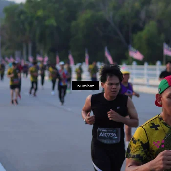 Runner Photo 7107638