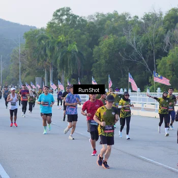 Runner Photo 7107682